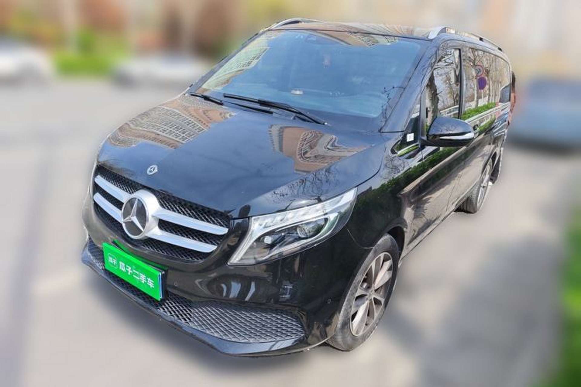 Used Mercedes-Benz V-Class 2021 V 260 Avantgarde Edition Front Left 45 Deg