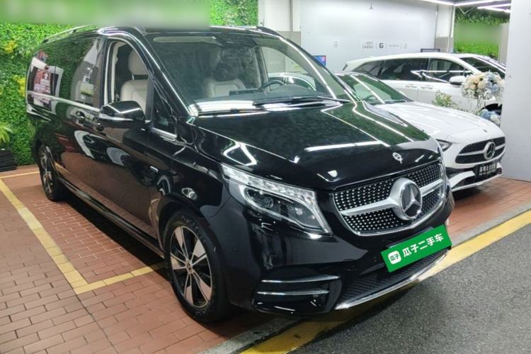 Used Mercedes-Benz V-Class 2021 V 260 L Long Wheelbase Prestige Edition Front Right 45 Deg