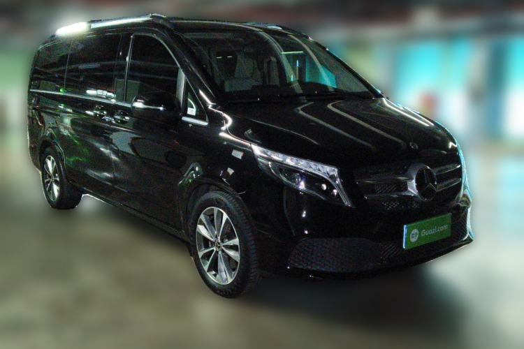 Used Mercedes-Benz V-Class 2021 V 260 Avantgarde Edition Front Right 45 Deg