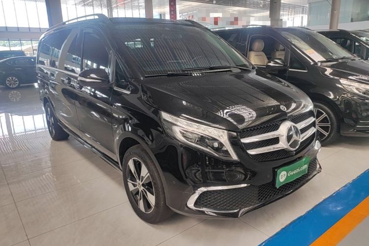 Used Mercedes-Benz V-Class 2021 V 260 Prestige Edition Front Right 45 Deg