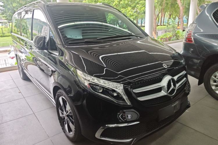 Used Mercedes-Benz V-Class 2021 V 260 Prestige Edition Front Right 45 Deg
