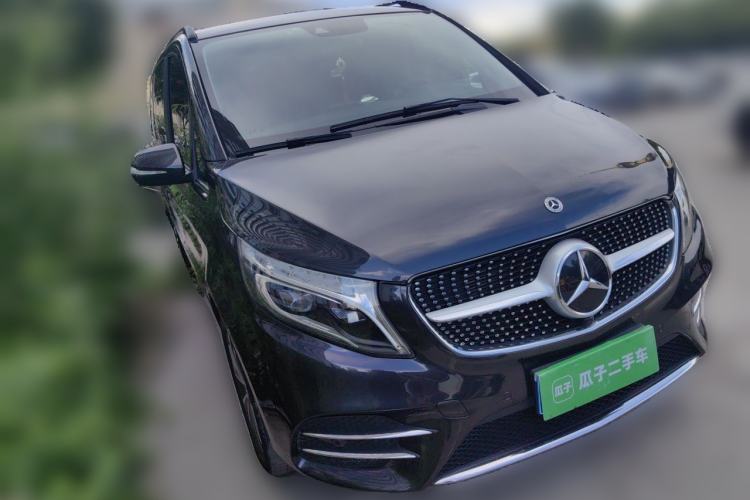 Used Mercedes-Benz V-Class 2021 V 260 Avantgarde Edition Front Right 45 Deg