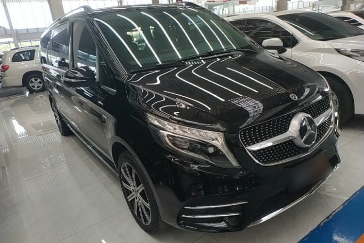 Used Mercedes-Benz V-Class 2021 V 260 L Long-wheelbase Luxury Edition Front Right 45 Deg