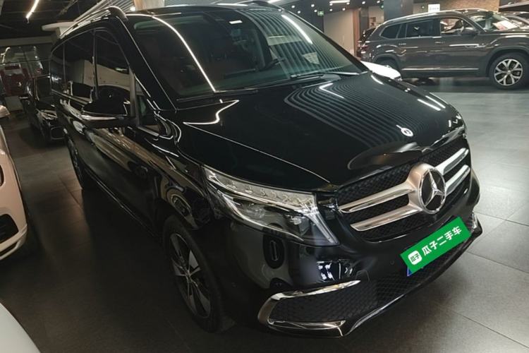 Used Mercedes-Benz V-Class 2021 V 260 L Long Wheelbase Prestige Edition Front Right 45 Deg