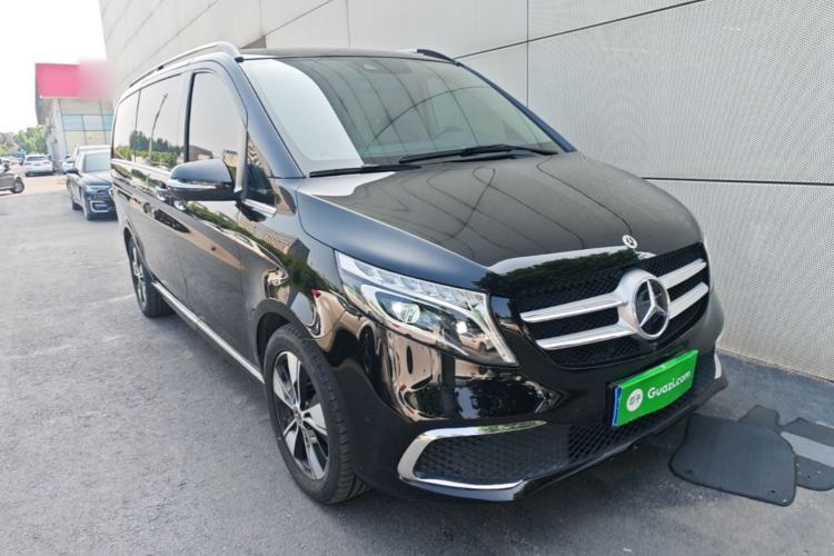 Used Mercedes-Benz V-Class 2021 V 260 Prestige Edition Front Right 45 Deg