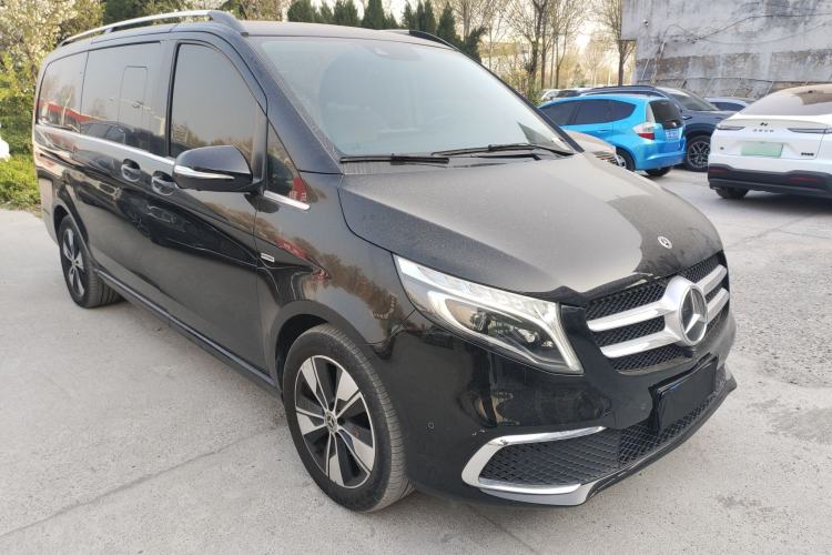 Used Mercedes-Benz V-Class 2021 V 260 Prestige Edition Front Right 45 Deg