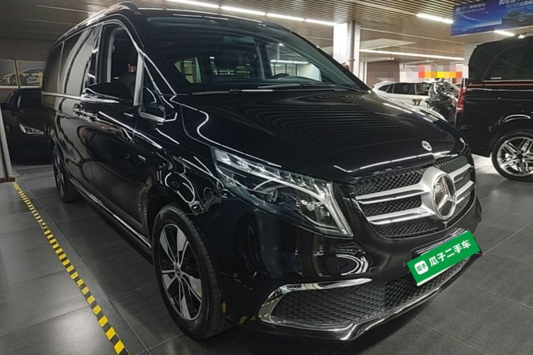 Used Mercedes-Benz V-Class 2021 V 260 Prestige Edition Front Right 45 Deg
