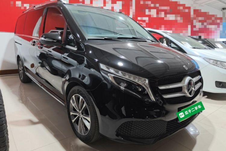 Used Mercedes-Benz V-Class 2021 V 260 Avantgarde Edition Front Right 45 Deg