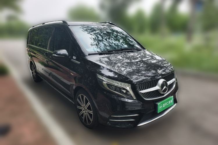 Used Mercedes-Benz V-Class 2021 V 260 L Long-wheelbase Luxury Edition Front Right 45 Deg