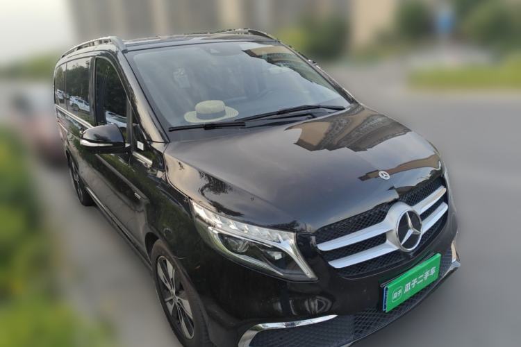 Used Mercedes-Benz V-Class 2021 V 260 Prestige Edition Front Right 45 Deg