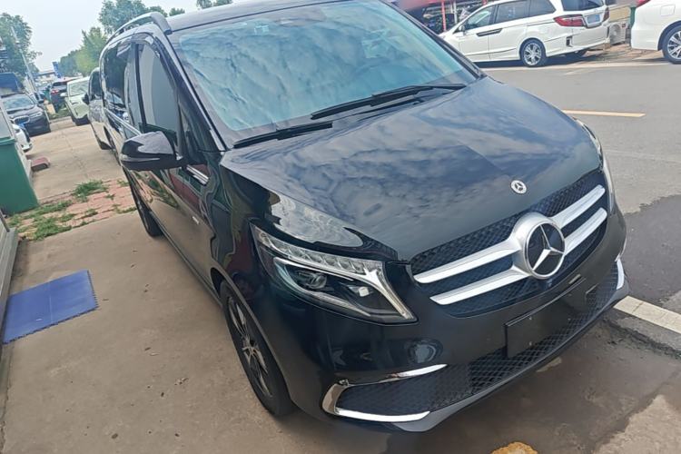 Used Mercedes-Benz V-Class 2021 V 260 Prestige Edition Front Right 45 Deg