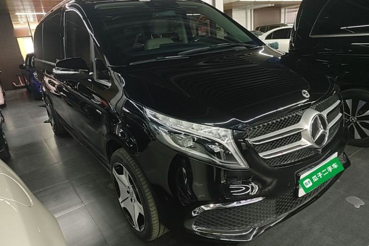 Used Mercedes-Benz V-Class 2021 V 260 Prestige Edition Front Right 45 Deg