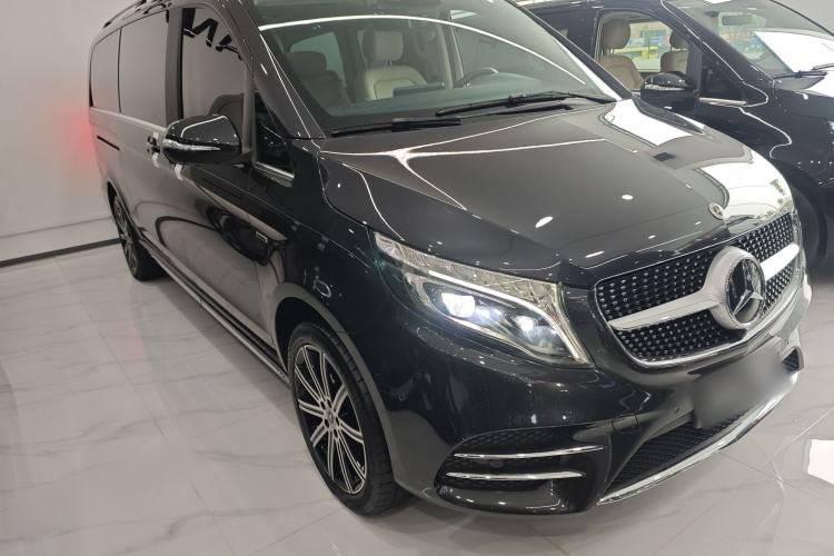 Used Mercedes-Benz V-Class 2021 V 260 L Long-wheelbase Luxury Edition Front Right 45 Deg