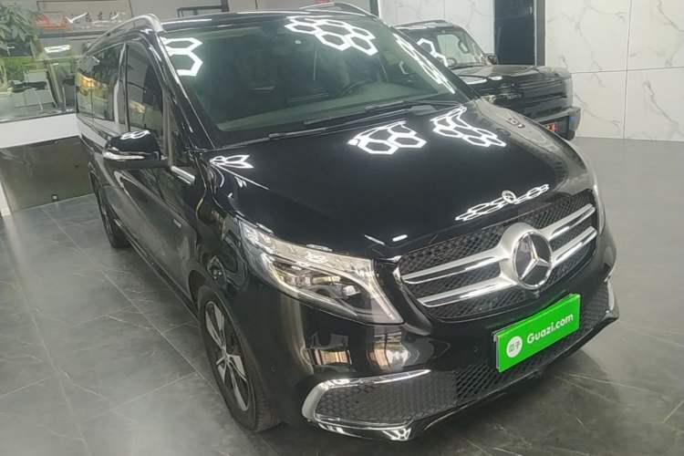Used Mercedes-Benz V-Class 2021 V 260 L Long Wheelbase Prestige Edition Front Right 45 Deg