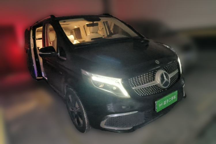 Used Mercedes-Benz V-Class 2021 V 260 L Long Wheelbase Prestige Edition Front Right 45 Deg