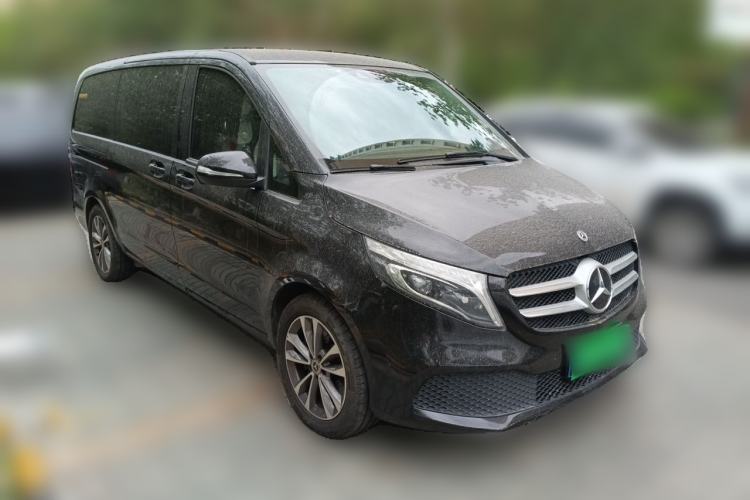 Used Mercedes-Benz V-Class 2021 V 260 Avantgarde Edition Front Right 45 Deg