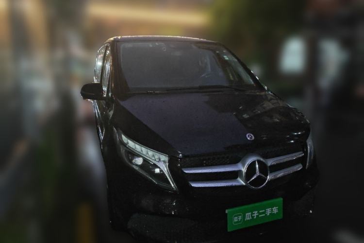 Used Mercedes-Benz V-Class 2021 V 260 Avantgarde Edition Front Right 45 Deg
