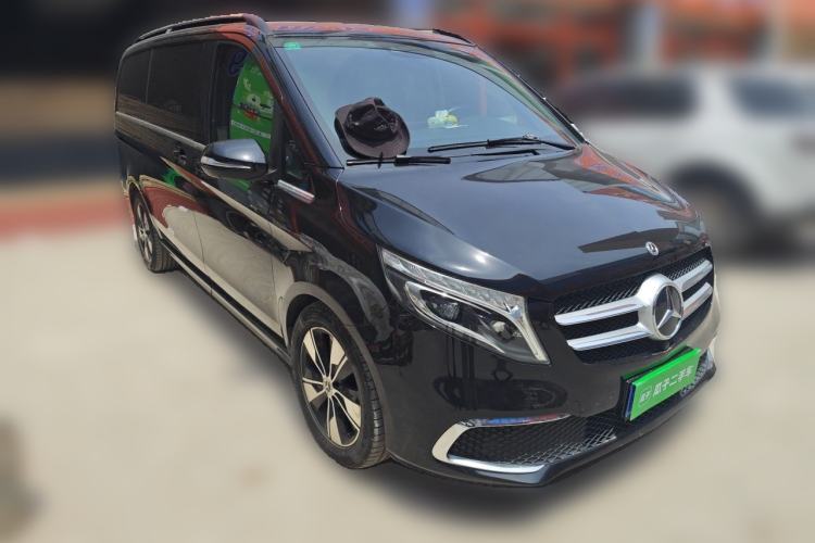 Used Mercedes-Benz V-Class 2021 V 260 Prestige Edition Front Right 45 Deg