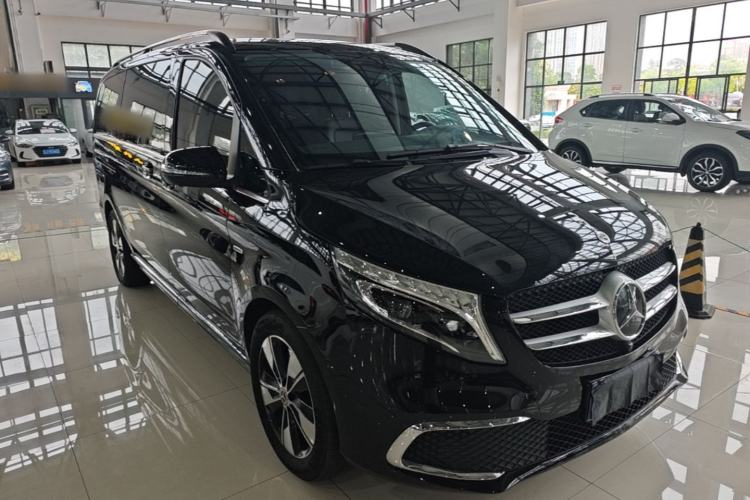 Used Mercedes-Benz V-Class 2021 V 260 Prestige Edition Front Right 45 Deg