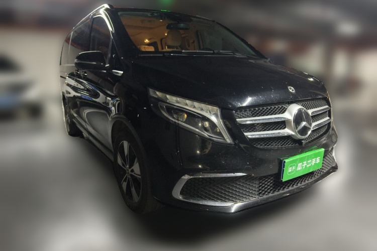 Used Mercedes-Benz V-Class 2021 V 260 Prestige Edition Front Right 45 Deg