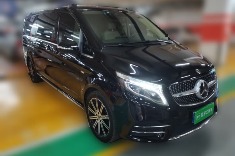 Used Mercedes-Benz V-Class 2021 V 260 L Long-wheelbase Luxury Edition Front Right 45 Deg