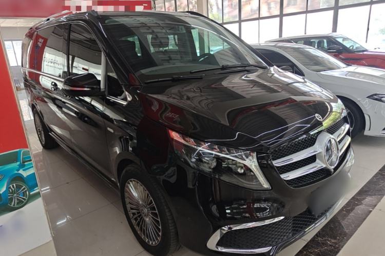 Used Mercedes-Benz V-Class 2021 V 260 Prestige Edition Front Right 45 Deg