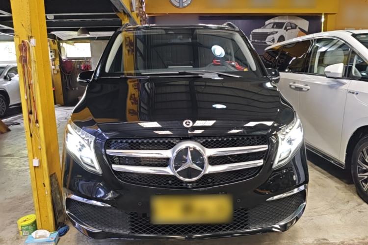 Used Mercedes-Benz V-Class 2021 V 260 Prestige Edition Front
