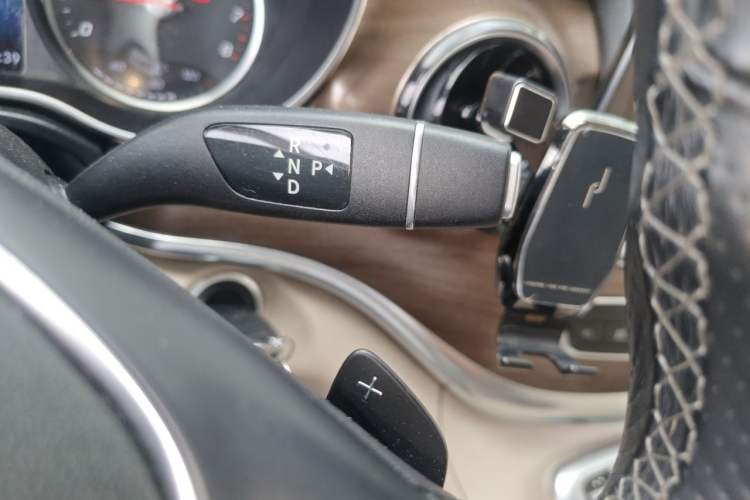 Used Mercedes-Benz V-Class 2021 V 260 L Long-wheelbase Luxury Edition Gear Lever