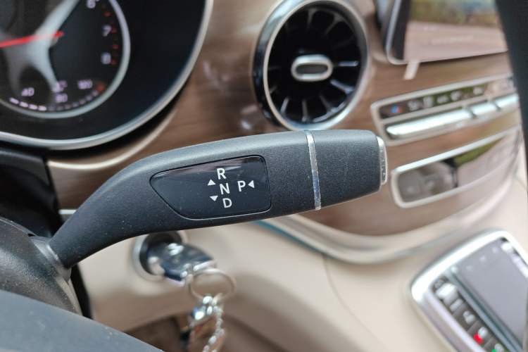Used Mercedes-Benz V-Class 2021 V 260 Prestige Edition Gear Lever
