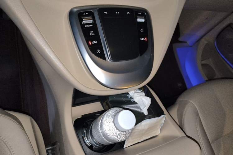 Used Mercedes-Benz V-Class 2021 V 260 Avantgarde Edition Gear Lever