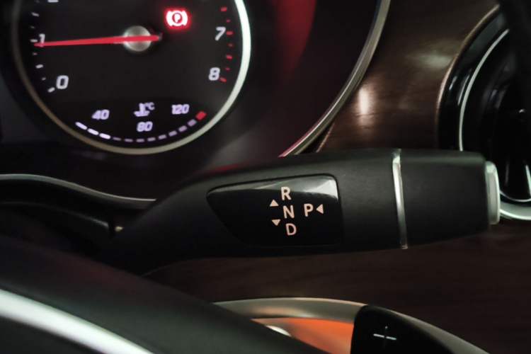 Used Mercedes-Benz V-Class 2021 V 260 L Long-wheelbase Luxury Edition Gear Lever