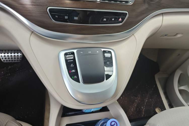 Used Mercedes-Benz V-Class 2021 V 260 L Long-wheelbase Luxury Edition Gear Lever