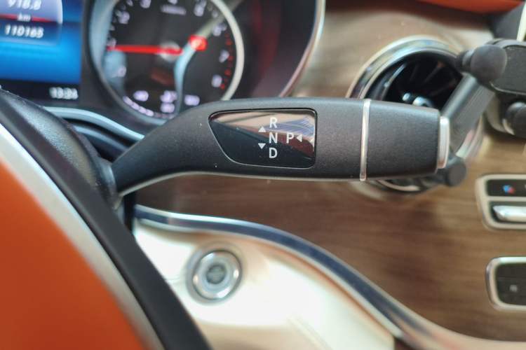 Used Mercedes-Benz V-Class 2021 V 260 L Long Wheelbase Prestige Edition Gear Lever