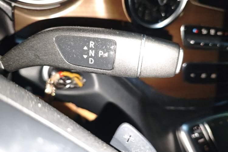 Used Mercedes-Benz V-Class 2021 V 260 L Long-wheelbase Luxury Edition Gear Lever