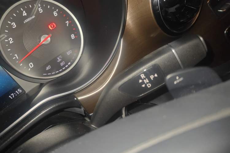 Used Mercedes-Benz V-Class 2021 V 260 L Long-wheelbase Luxury Edition Gear Lever
