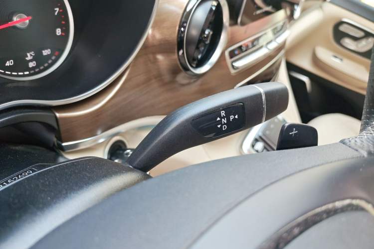 Used Mercedes-Benz V-Class 2021 V 260 Prestige Edition Gear Lever