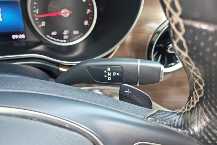 Used Mercedes-Benz V-Class 2021 V 260 Prestige Edition Gear Lever