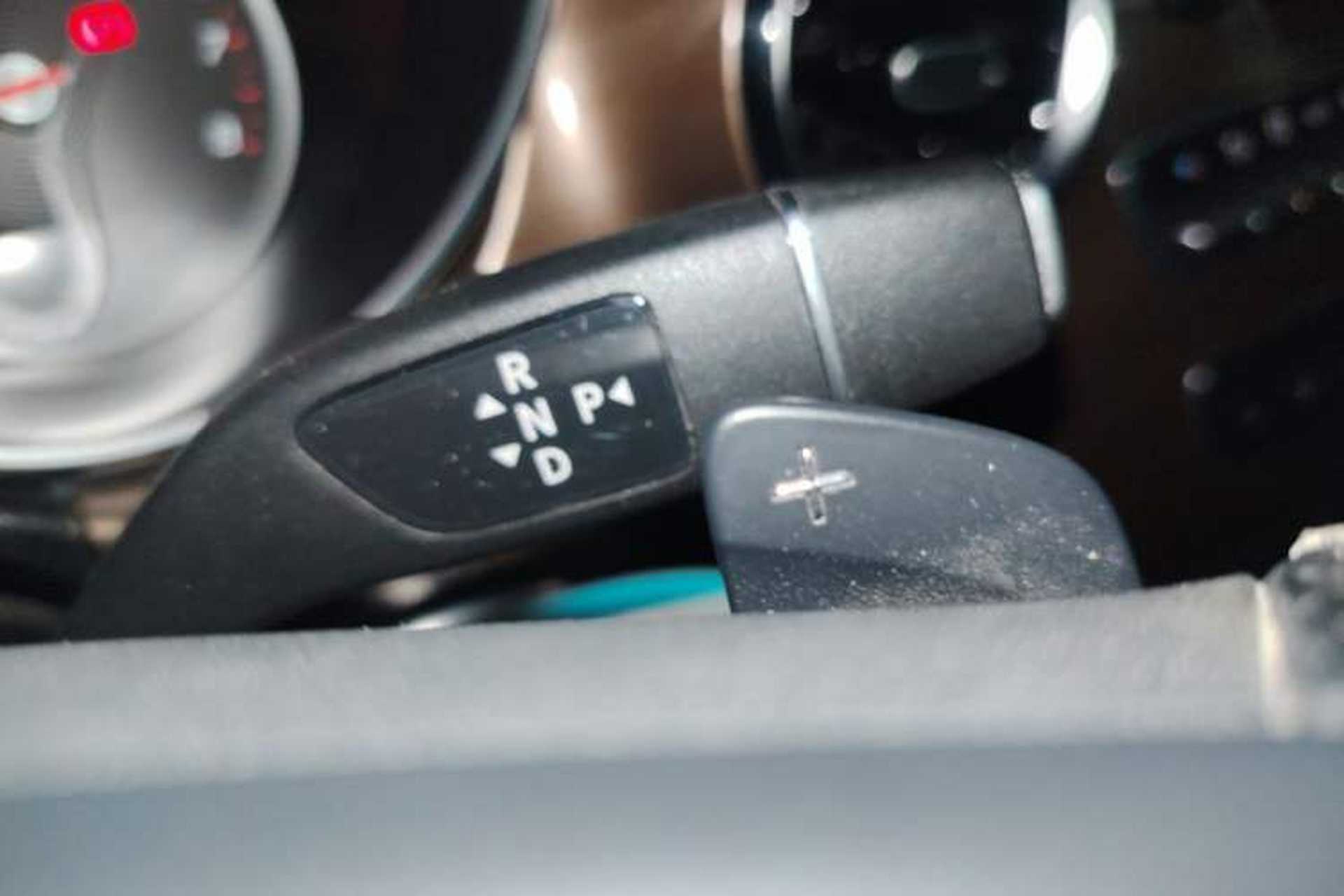 Used Mercedes-Benz V-Class 2021 V 260 L Long-wheelbase Luxury Edition Gear Lever