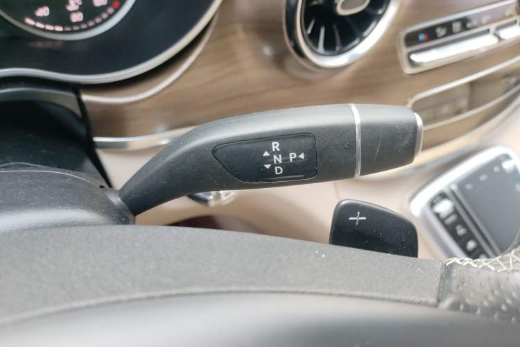 Used Mercedes-Benz V-Class 2021 V 260 Prestige Edition Gear Lever