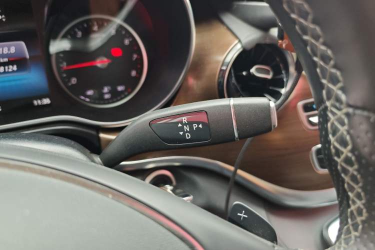 Used Mercedes-Benz V-Class 2021 V 260 L Long-wheelbase Luxury Edition Gear Lever