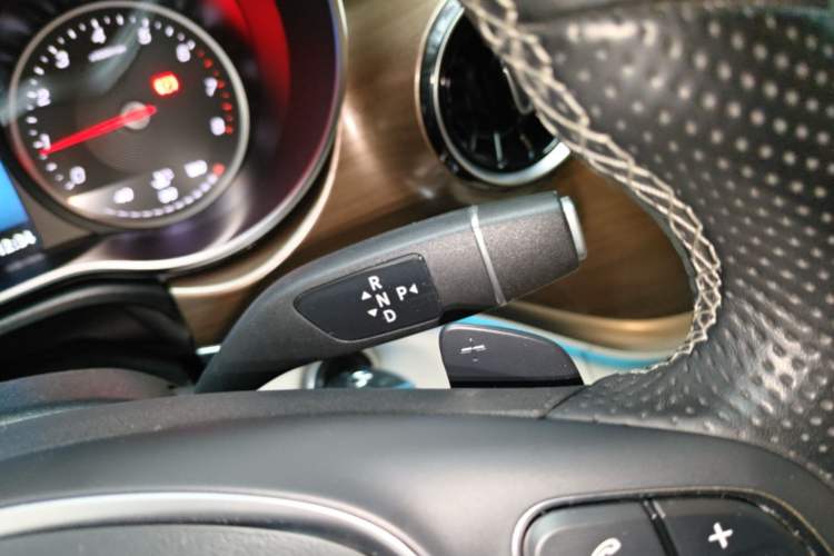Used Mercedes-Benz V-Class 2021 V 260 L Long-wheelbase Luxury Edition Gear Lever