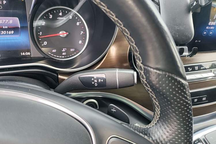 Used Mercedes-Benz V-Class 2021 V 260 L Long-wheelbase Luxury Edition Gear Lever