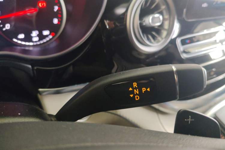 Used Mercedes-Benz V-Class 2021 V 260 L Long Wheelbase Prestige Edition Gear Lever