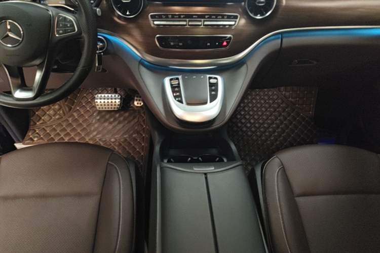 Used Mercedes-Benz V-Class 2021 V 260 L Long-wheelbase Luxury Edition Gear Lever