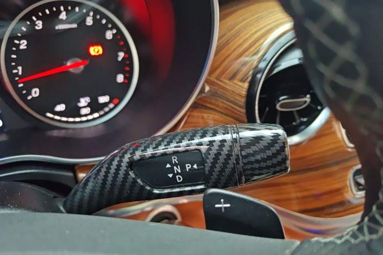 Used Mercedes-Benz V-Class 2021 V 260 L Long Wheelbase Prestige Edition Gear Lever