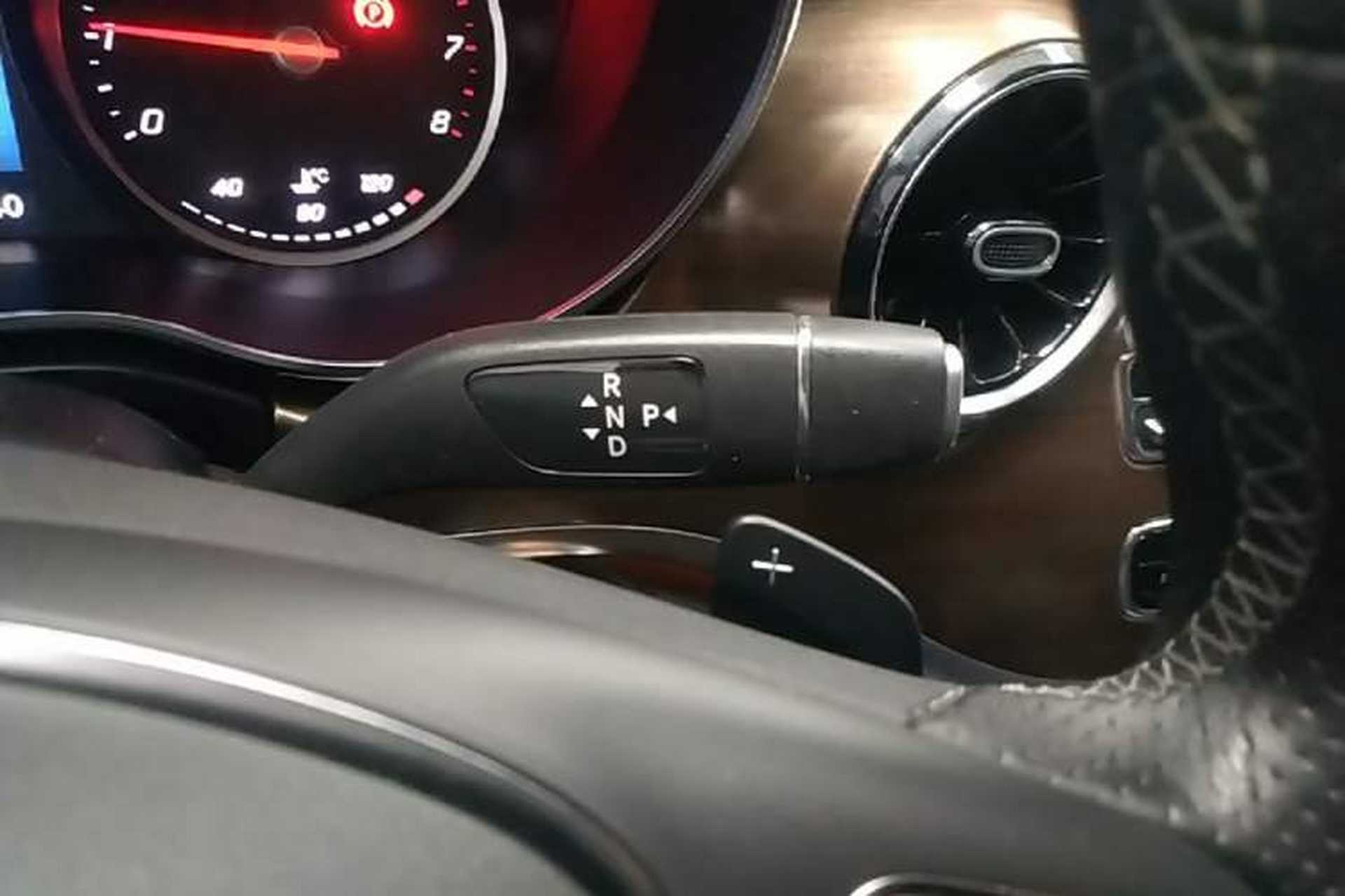 Used Mercedes-Benz V-Class 2021 V 260 Prestige Edition Gear Lever