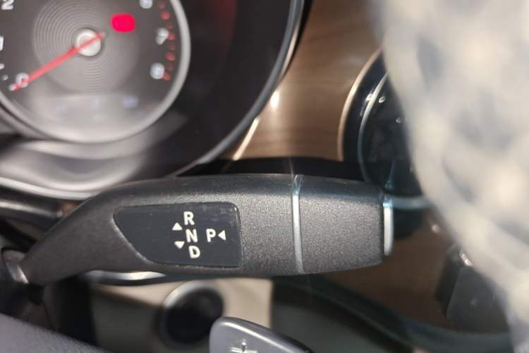 Used Mercedes-Benz V-Class 2021 V 260 Prestige Edition Gear Lever