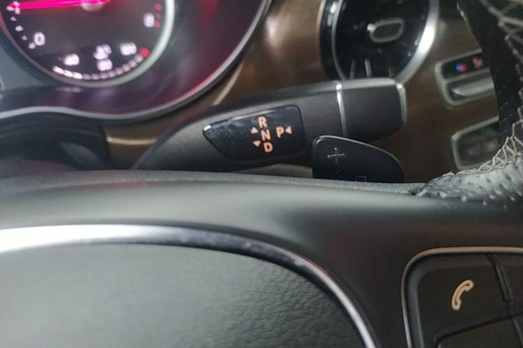 Used Mercedes-Benz V-Class 2021 V 260 L Long Wheelbase Prestige Edition Gear Lever