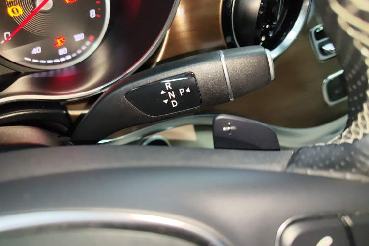 Used Mercedes-Benz V-Class 2021 V 260 Prestige Edition Gear Lever