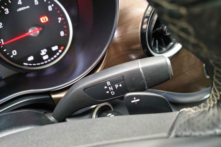 Used Mercedes-Benz V-Class 2021 V 260 L Long-wheelbase Luxury Edition Gear Lever